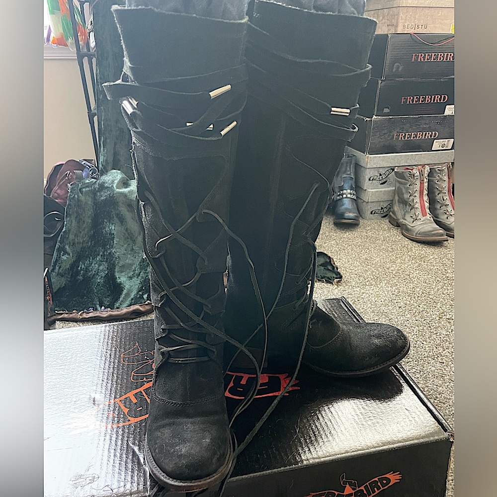 Freebird Wagon boots, Suede size 9